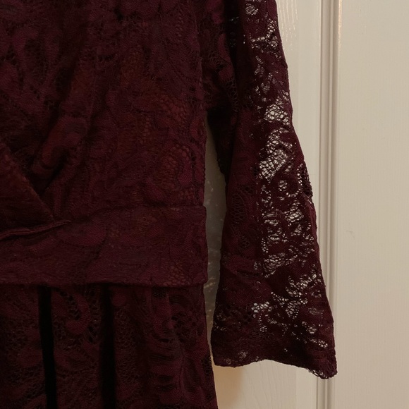 Red lace dress. - Picture 2 of 4